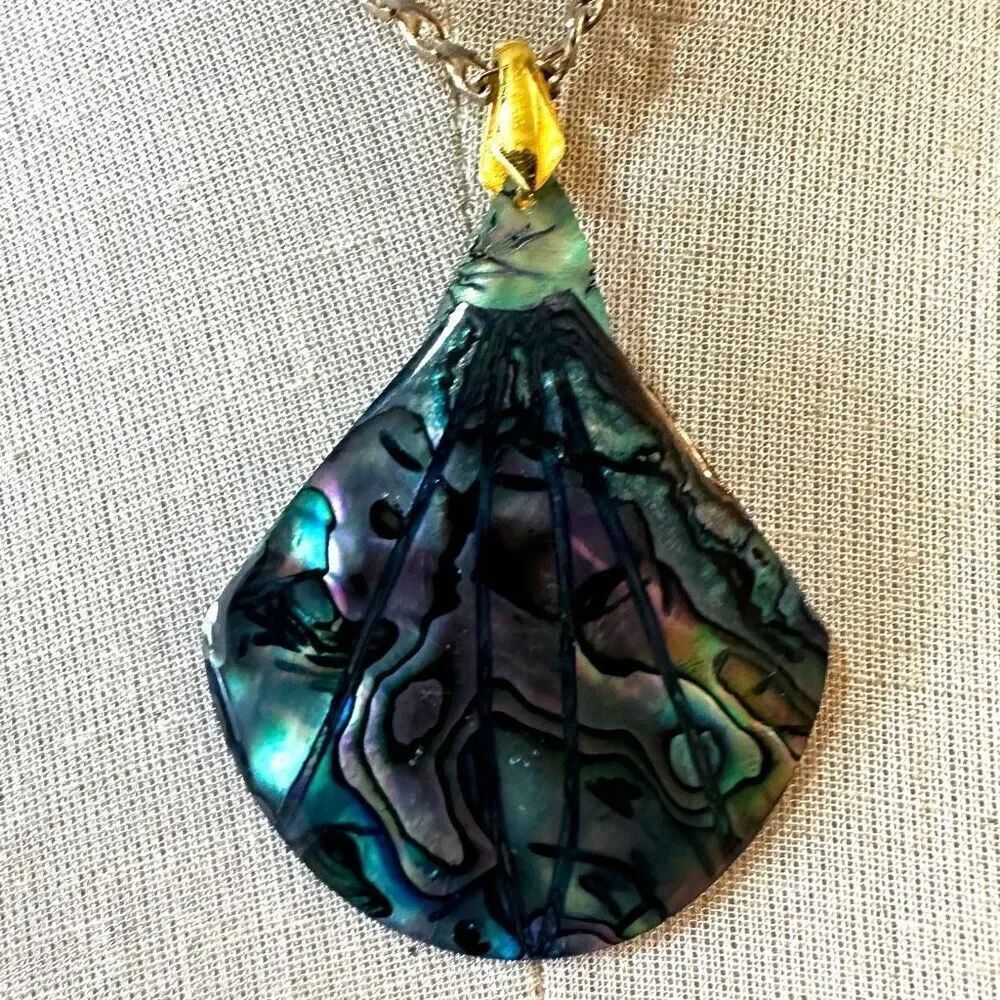 Abalone pendant necklace